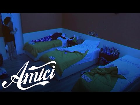 Amici 21 - Il ''sonnambulismo'' di LDA