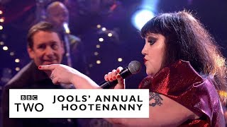 Beth Ditto – Young Hearts Run Free with Jools Holland &amp; His Rhythm &amp; Blues Orchestra