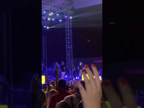 PONOĆ JE (FILM TOMA)- ACO PEJOVIĆ I SUZANA BRANKOVIĆ UŽIVO/LIVE BANJA LUKA