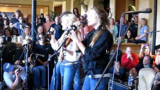 Court Yard Hounds (Dixie Chicks' Martie Maguire and Emily Robison)