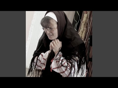 Pun urechea la pământ