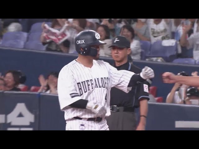 【3回裏】鋭く振り抜いた!! バファローズ・森友哉 同点の2点タイムリーヒット!!  2023年9月17日 オリックス・バファローズ 対 東北楽天ゴールデンイーグルス