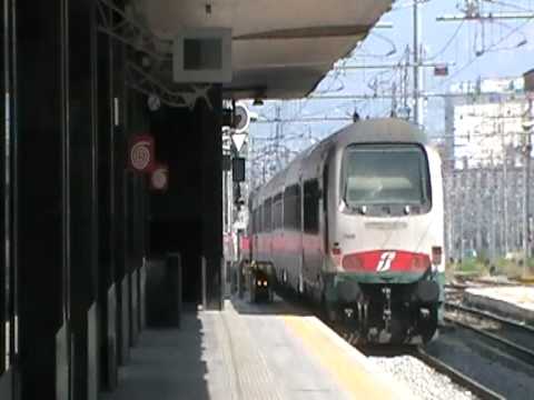 E656.005 in partenza con l' IC 707 Roma Termini - Taranto
