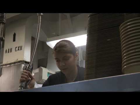 Aviation Boatswain's Mate Laura Quintero