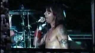 red hot chili peppers -Leverage of Space live yokohama 2004