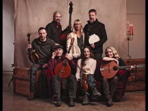 Jul i Folkton / Sofia Karlsson (2010) - Sibelius julvisa (Kom, ge mig värme, ge mig ljus)