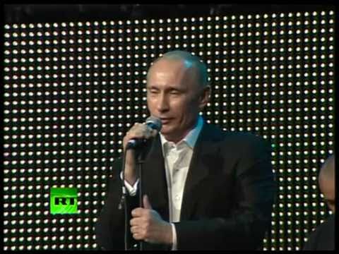 Путин поет 'Blueberry Hill' и играет на рояле