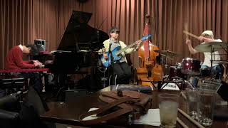 Alive - Hiromi The Trio Project , by 東京工業大学モダンジャズ研究会