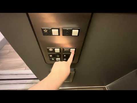 Otis Series 1 Hydraulic Elevator At Top Of The Falls At Niagara Falls State Park In Niagara Falls