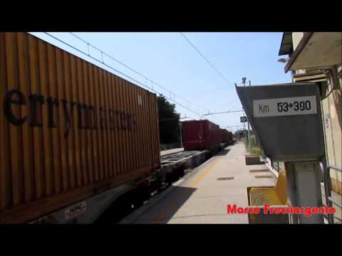 Transito alla Stazione di Paese (TV) E.190 314 con container