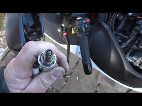 SUZUKI HAYABUSA GEN2 SPARK PLUGS REMOVAL