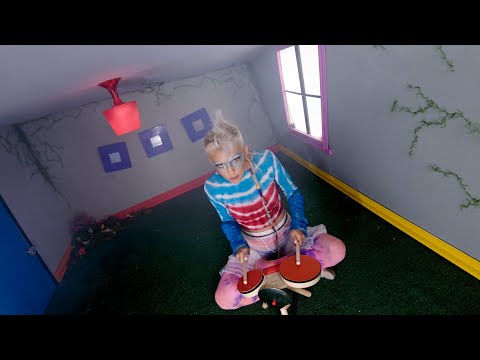 MEG MYERS - ME (Official Music Video)