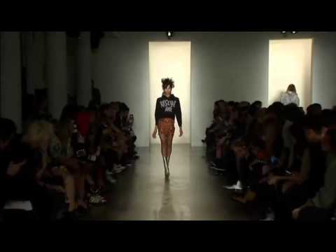 download lagu mp3 mp4 Jeremy Scott Winter 2014, download lagu Jeremy Scott Winter 2014 gratis, unduh video klip Jeremy Scott Winter 2014