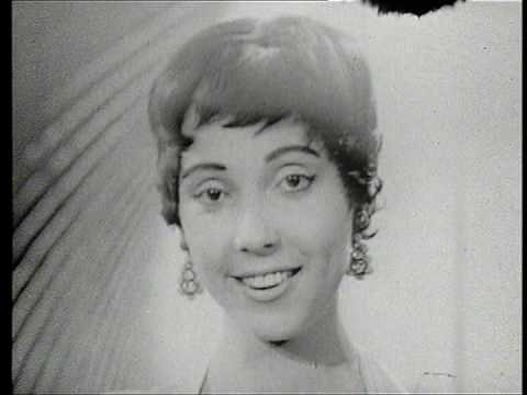 Corry Brokken sings "Net Als Toen"