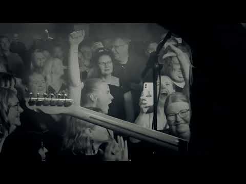 Kahden Maailman Välissä - Elonkerjuu