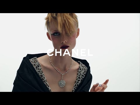 Sophisticated Details - Fall-Winter 2020/21 Haute Couture Collection — CHANEL Haute Couture