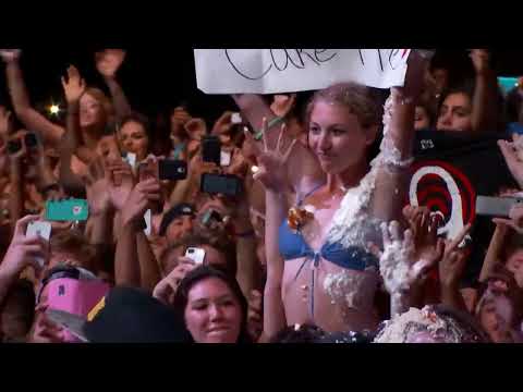 Steve Aoki plays Genesis   Cinema Show