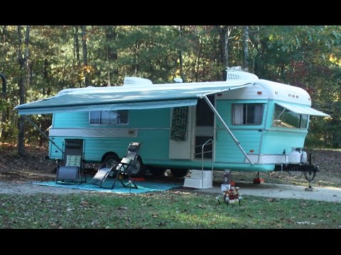 #1 Vintage Travel Trailer Restoration 1970 Holiday Rambler