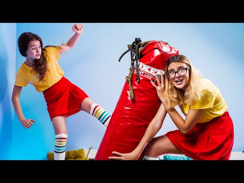 МАШУ ВЫГНАЛИ ИЗ КЛУБА БОЛЕЛЬЩИЦ!!!