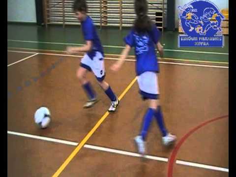 AKKA (do wewnątrz na zewnątrz) KROK3 - EKS Kolektyw Radwanice - podstawy piłki nożnej