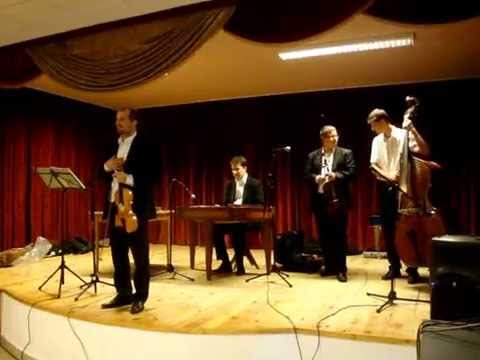 A Szikes Zenekar hangszer bemutató népzenei koncertje Pácinban - bemutatkozás