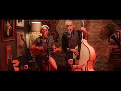 Five Foot Two, Eyes of Blue [Digga Digga Duo]