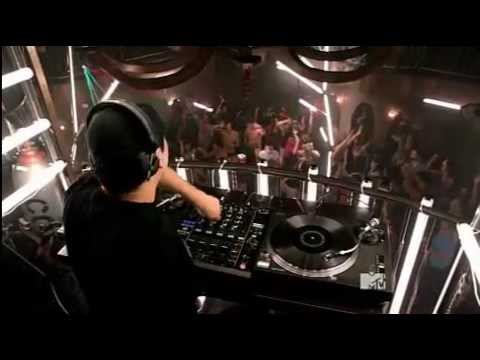 Deorro feat Tess Marie - Cayendo