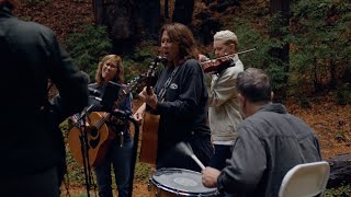 The Breeders - Do You Love Me Now? (Live In Big Sur)