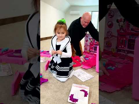 AMAZING CUTE GIRL UNBOXING THE FLIPPING FUN KITCHEN PLAY SET! Minnie Mouse Fun in the Kitchen #fun