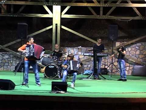 BOJAN I UROS NESIC - HVALILA SE LIPA I JASENICKO KOLO