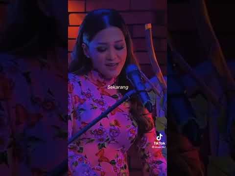 Sang Penggoda - Tata Janeta ft. Maia Estianty