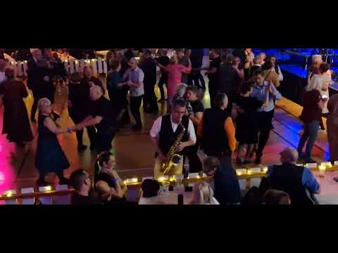 Utsikt fra Fløyen med Dænsebændet på Skaunhallen arr Gofotn Danseklubb Dansnytt Hilde Arntzen