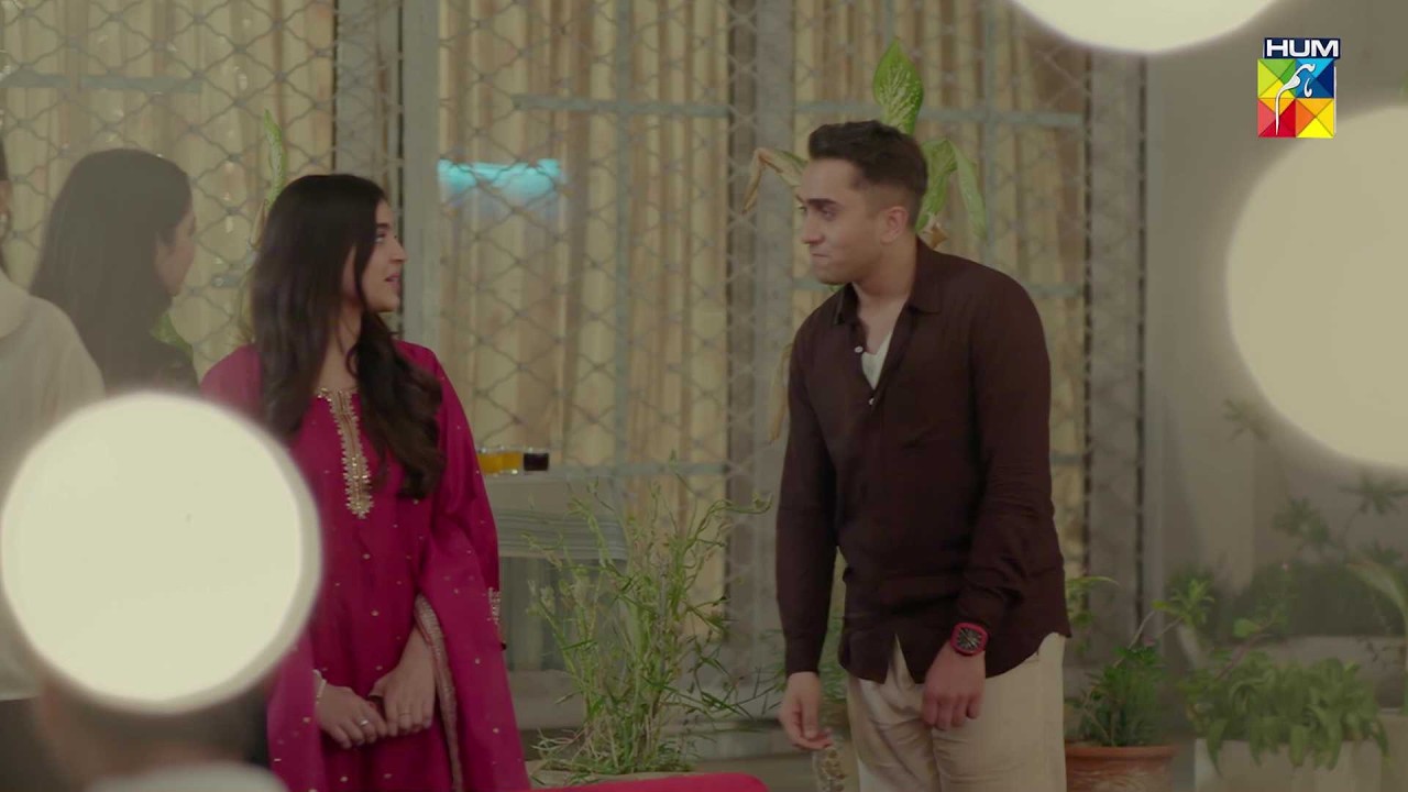 Mashallah Bohat Haseen Lag Rahi Hein..! #ainaasif #tumlarkaybhina - HUM TV