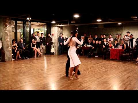  Roberto Herrera  and  Laura Legazcue  are  dancing  to  a  tango
