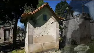 Download lagu UNBELIEVABLE Glass Coffin - You Can See The Person Inside mp3 Download lagu UNBELIEVABLE Glass Coffin - You Can See The Person Inside mp3