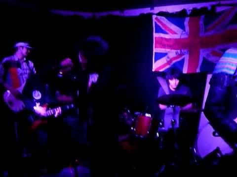 PEOPLE (noise punk) - first song of set - live in Leeds, Jan '14