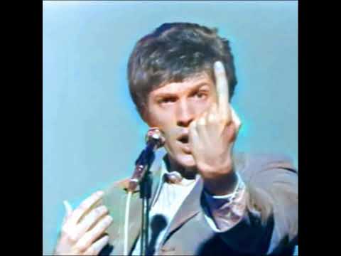 Scott Walker at Spain - Jackie (1970, colorized)