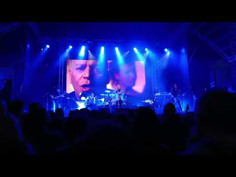 Paulo Gonzo Emociona com 'Leve Beijo Triste' na 38ª Feira de Artesanato