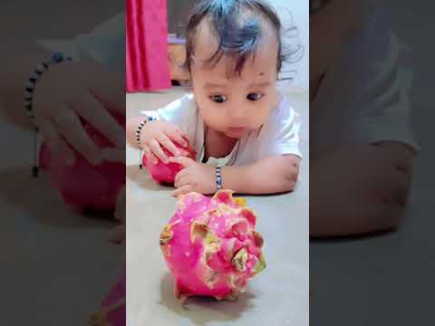 Dragon fruit k sath masti😋 #shorts #viral #fruit #tranding
