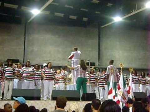 Bateria da Grande Rio na final do samba