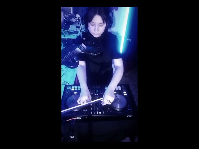 Фото Live Dj Set -  сведение + скрипичная импровизация . Живой звук 