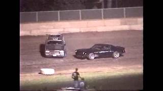 preview picture of video 'How to win a spectator race - Shawano Speedway'