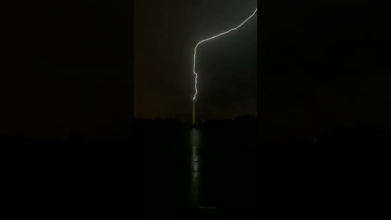 Lightning strikes Washington Monument in electric video | FOX 5 DC