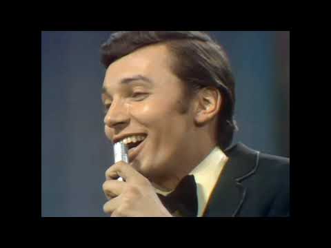 1968 Austria: Karel Gott - Warum es tausend Fenster gibt (13th place at Eurovision in London)