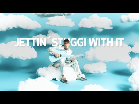 STR x MAECKES – jettin' stuggi with it