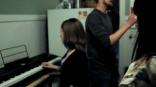 The Moon and Her Mother - &quot;In Vacuum Tubes&quot; Authentik Artists