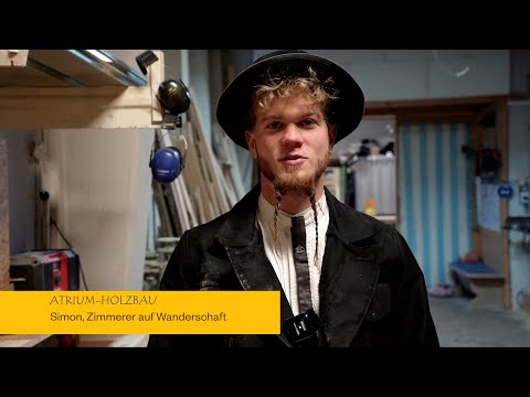 Wandergeselle bei Atrium-Holzbau