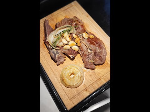 How to make a perfect veal shoulder #veal #vealshoulder #veau #épauledeveau #food #GourmandGate