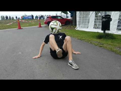 Emil Källdoff Fotbollsfreestyler RadioWix-tältet  Liedholm Cup 2017