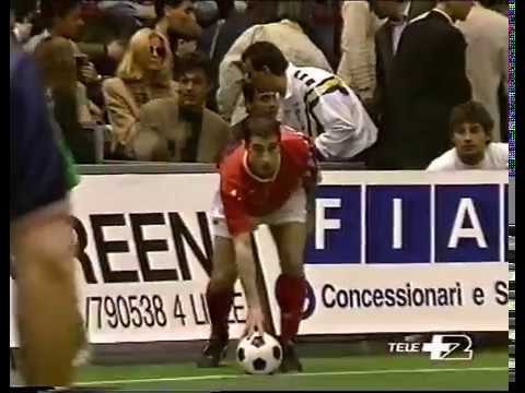 Gialappa's band-incontro di calcio tra artisti tv e  disk Jockey